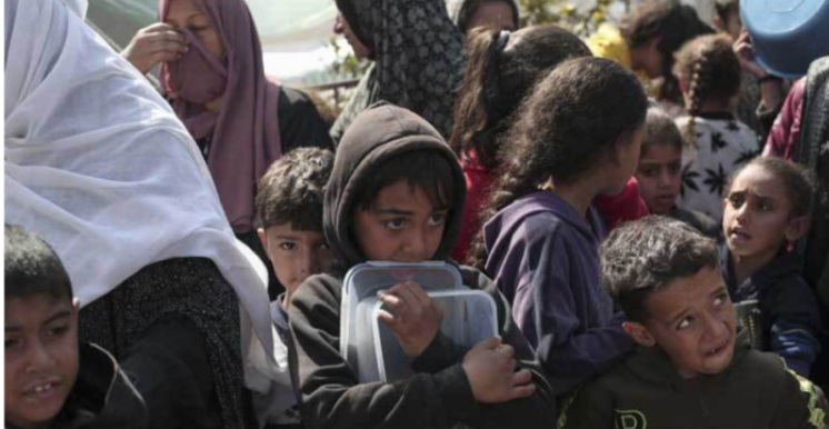 ত্রাণের অপেক্ষায় থাকা ফিলিস্তিনিদের ওপর ফের হামলা, নিহত ১৯