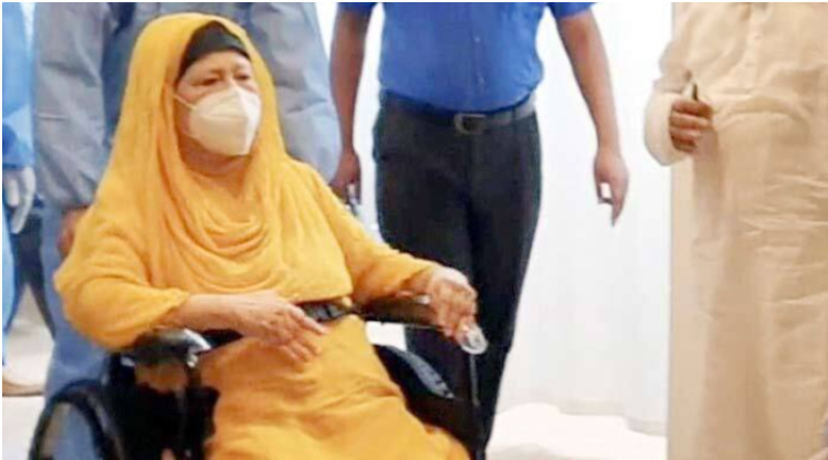 সিসিইউতে চিকিৎসা চলছে খালেদা জিয়ার