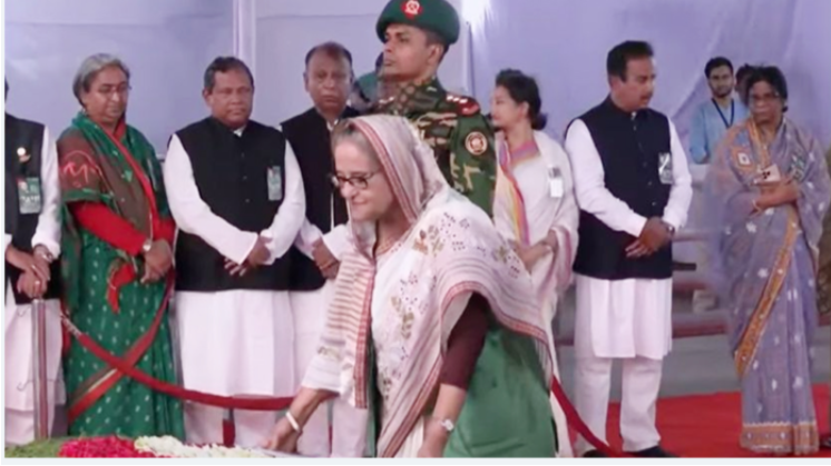 মুজিবনগর দিবসে বঙ্গবন্ধুর প্রতিকৃতিতে প্রধানমন্ত্রীর শ্রদ্ধা