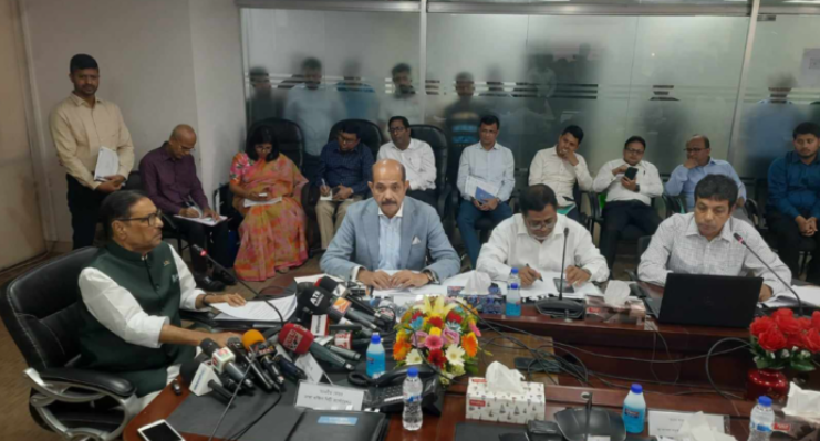 বিআরটিএ চেয়ারম্যানকে একহাত নিলেন ওবায়দুল কাদের