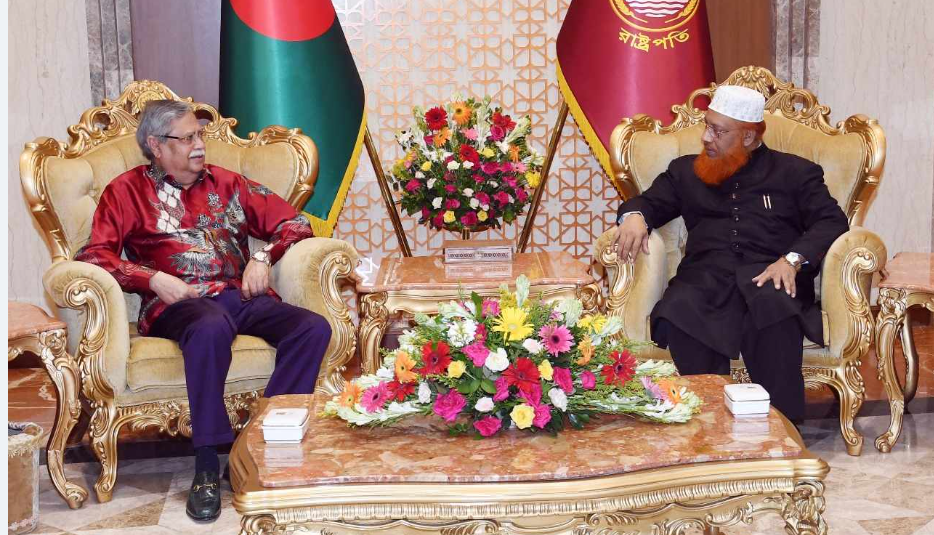 রাষ্ট্রপতির সঙ্গে বিএসএমএমইউ ও আরবি বিশ্ববিদ্যালয়ের ভিসির সাক্ষাৎ