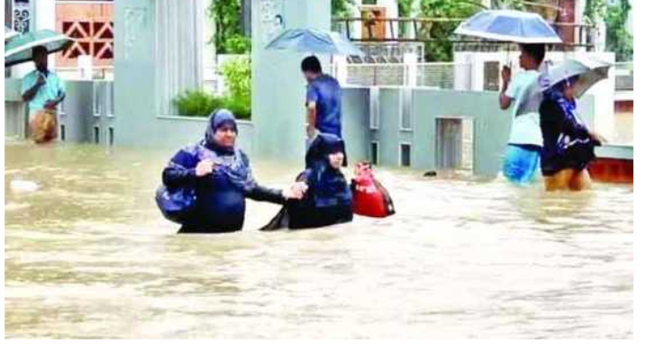 বানের জলে ভাসছে সুনামগঞ্জ