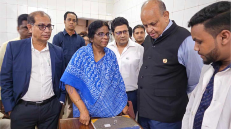 মেডিক্যাল কলেজে পড়াশোনার মান বাড়াতে হবে: স্বাস্থ্যমন্ত্রী