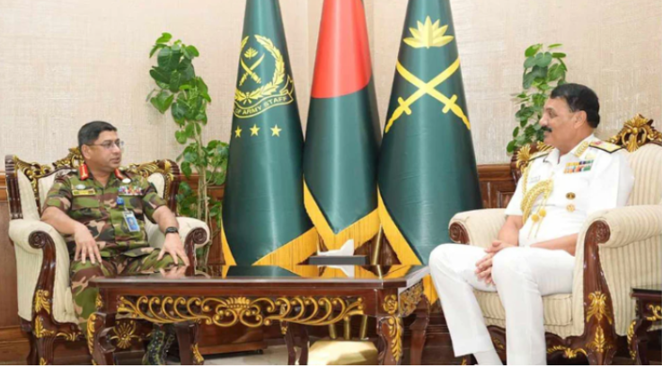 সেনাবাহিনী প্রধানের সাথে ভারতীয় নৌ বাহিনী প্রধানের সৌজন্য সাক্ষাৎ