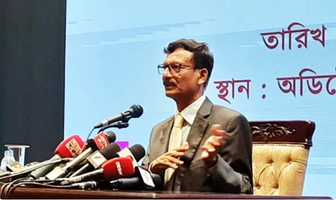 অপ্রয়োজনীয় প্রতিনিধিদল নিয়ে জাতিসংঘে যাবেন না ড. ইউনূস