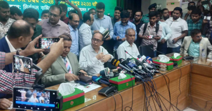 সিইসিসহ পাঁচ কমিশনারের পদত্যাগ