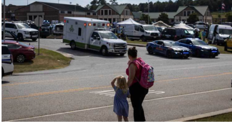 যুক্তরাষ্ট্রে স্কুলে বন্দুকহামলায় নিহত ৪, কিশোর গ্রেফতার