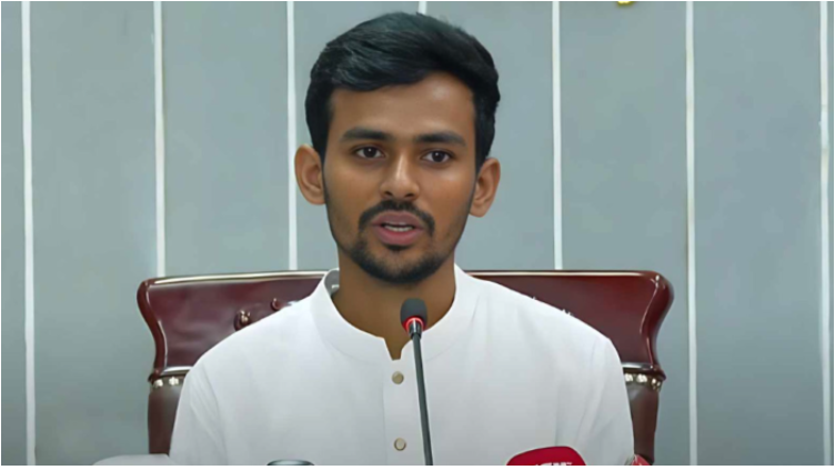 গুজব নিয়ে ফেসবুক স্ট্যাটাসে যা বললেন উপদেষ্টা আসিফ