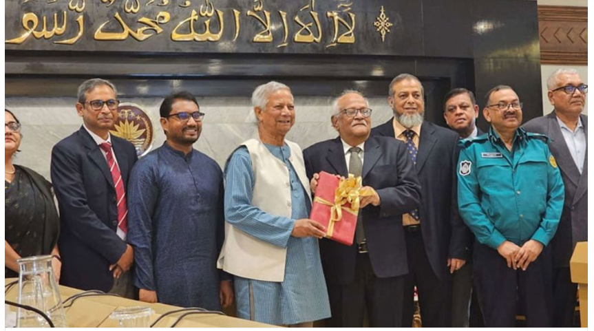 প্রধান উপদেষ্টার কাছে সংস্কার প্রস্তাব জমা দিল ৪ কমিশন