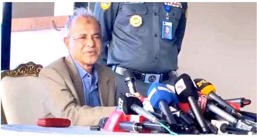 কারাগারের ৭০০ আসামি এখনো পলাতক: স্বরাষ্ট্র উপদেষ্টা