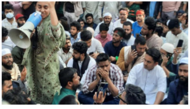 গাজীপুরে বিক্ষোভে যোগ দিয়েছেন হাসনাত ও সারজিস