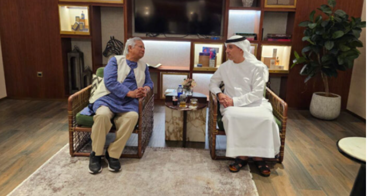 দুবাই পৌঁছেছেন প্রধান উপদেষ্টা