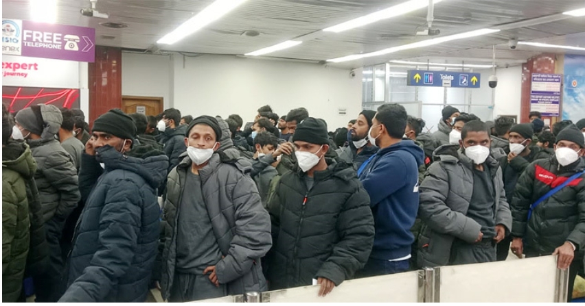 লিবিয়া থেকে ফিরলেন ১৪৫ বাংলাদেশি