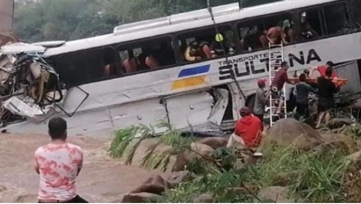 ব্রাজিলে বাস দুর্ঘটনায় ১২ শিক্ষার্থী নিহত