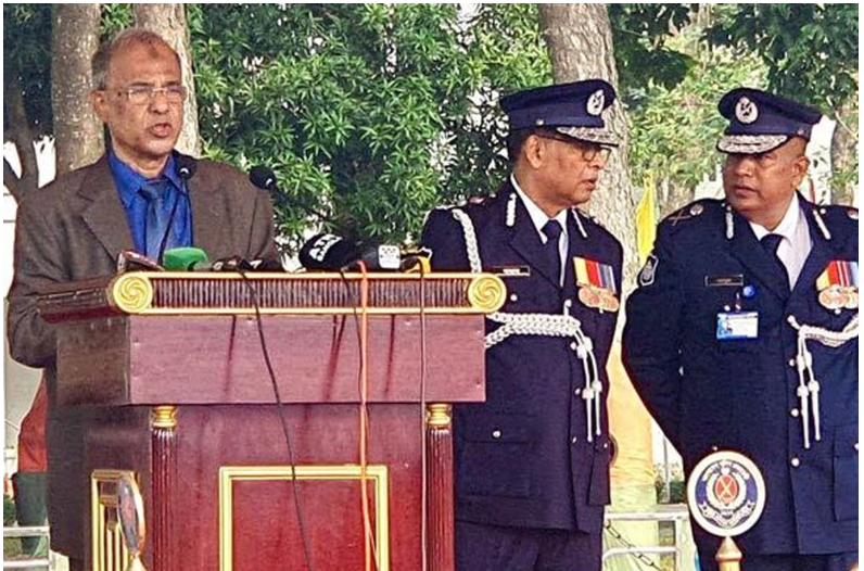 পুলিশ কোনো দলের তল্পিবাহক হয়ে বেআইনি কাজ করবে না