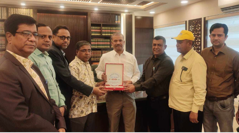 আইন উপদেষ্টার সঙ্গে বিপিজেএ নেতাদের সাক্ষাৎ