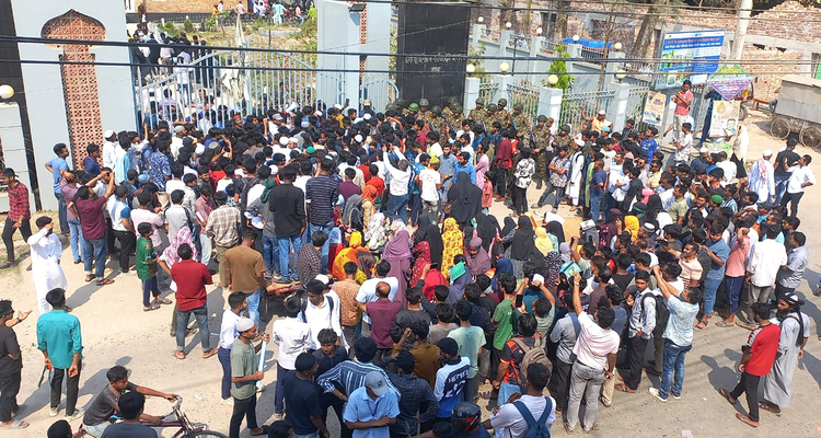 মাগুরায় শিশু ধর্ষণ: গভীর রাতে শুনানি, ৪ আসামি রিমান্ডে