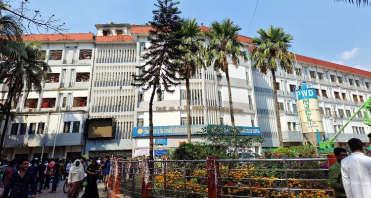 ’কমপ্লিট শাটডাউনে’ যাচ্ছেন সিলেটের চিকিৎসকরা