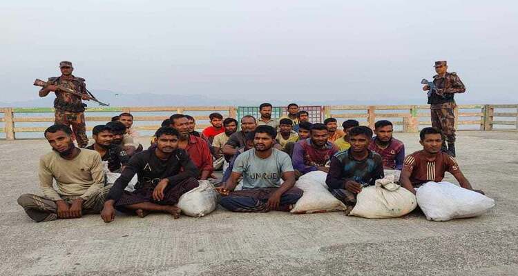 আরাকান আর্মির কাছ থেকে ২৬ বাংলাদেশিকে ফেরত