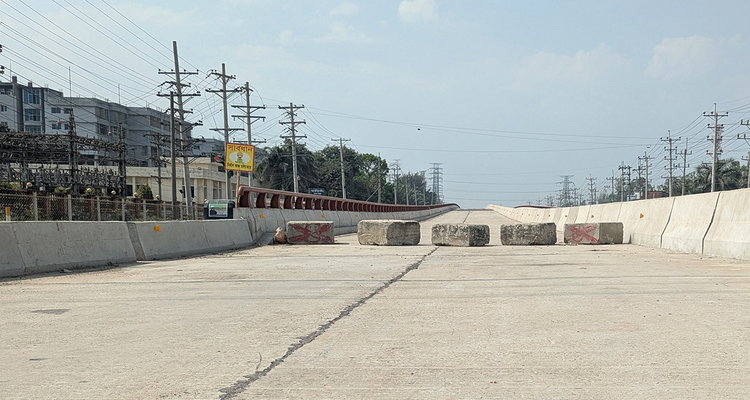 শ্রমিক নেতাকে ছুরিকাঘাতের জেরে বগুড়ায় বাস বন্ধ