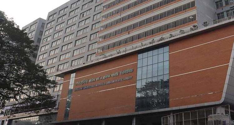 নারায়ণগঞ্জে গ্যাস লিকেজ থেকে বিস্ফোরণ, শিশুসহ দগ্ধ ৮