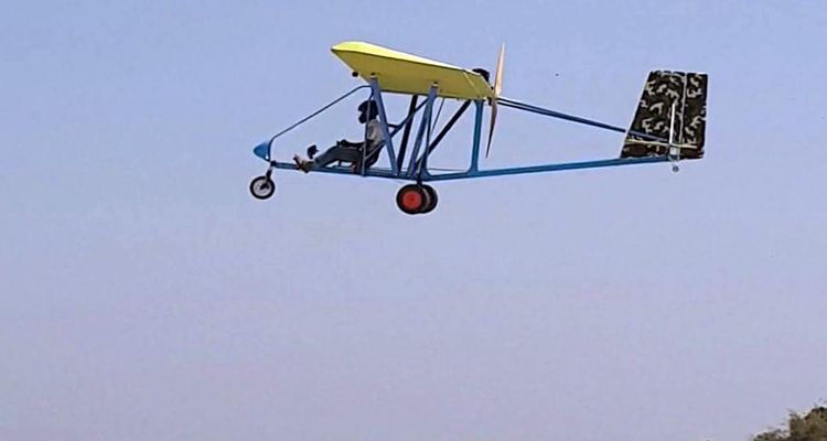 চার বছর চেষ্টার পর আকাশে উড়লো জুলহাসের বিমান