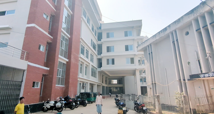 ২ বছরেও চালু হয়নি রাঙামাটি জেনারেল হাসপাতালের ২৫০ শয্যার নতুন ভবন