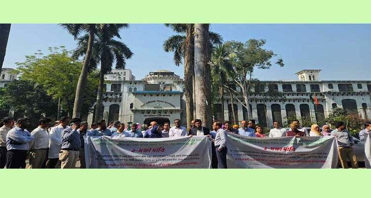 কর্মবিরতিতে বিশেষজ্ঞ চিকিৎসকরা