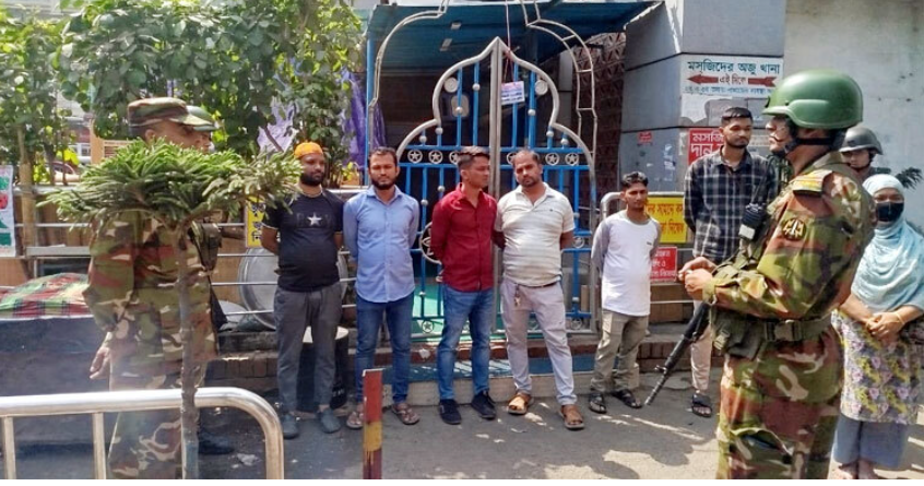 ঢাকা মেডিকেলে চলছে দালালবিরোধী অভিযান