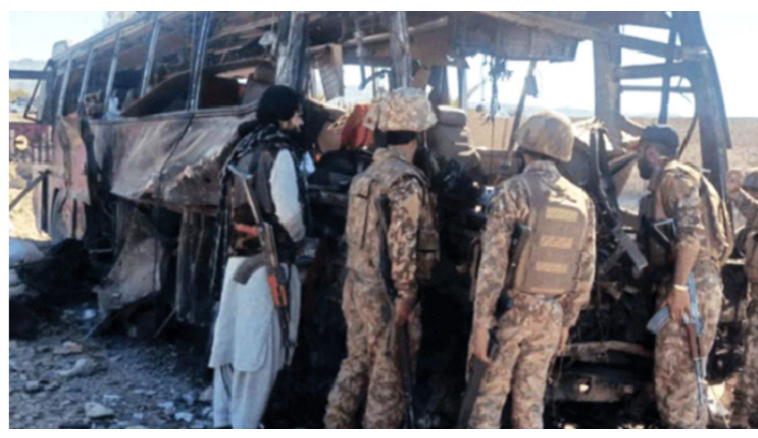 বেলুচ বিদ্রোহীদের হামলায় ৯০ পাকিস্তানি সেনা নিহত