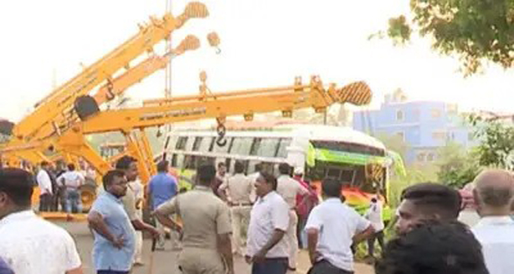 ভারতে বাস দুর্ঘটনা, ছিলেন ৭০ জনের বেশি বাংলাদেশি পর্যটক