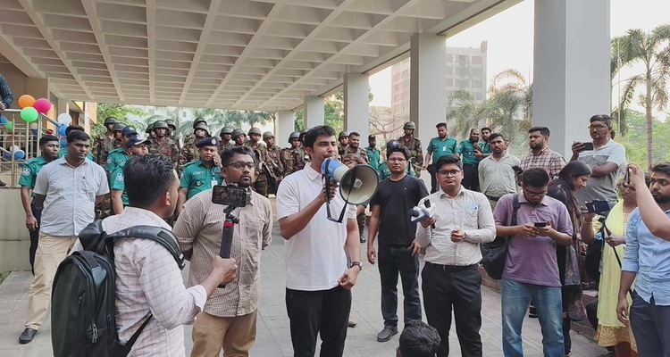 আন্দোলনের মুখে তিন দিন সময় চাইল পিএসসি