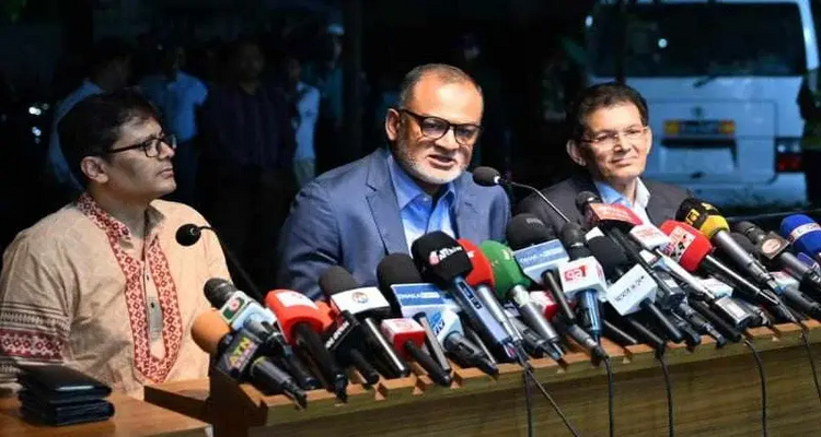 মার্কিন শুল্ক ইস্যুতে প্রধান উপদেষ্টার জরুরি বৈঠকে যেসব সিদ্ধান্ত