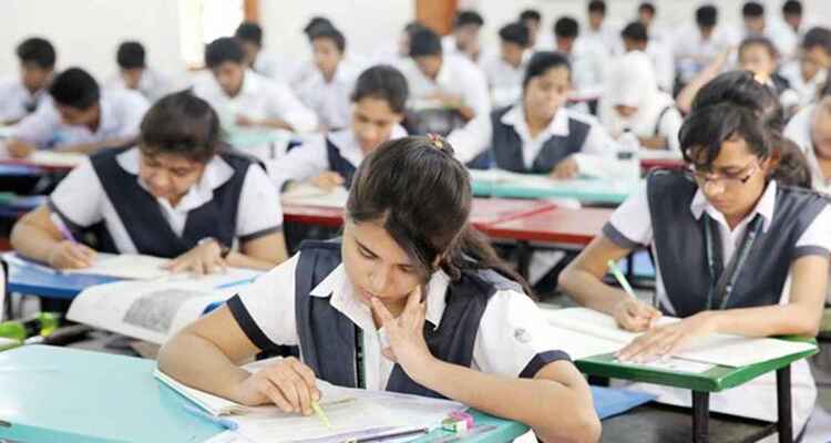 রাত পোহালেই এসএসসি পরীক্ষায় বসছে সোয়া ১৯ লাখ শিক্ষার্থী