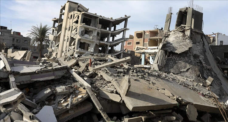 গাজায় আবাসিক ভবনে ইসরায়েলি বিমান হামলা, নিহত অন্তত ৩৮