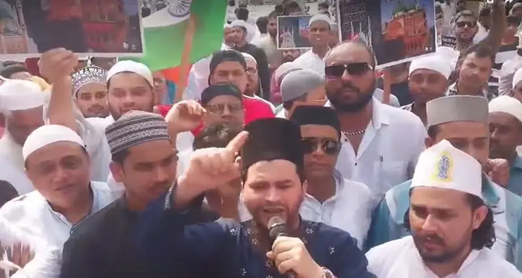 বিক্ষোভে উত্তাল কলকাতা, মোদি ও অমিত শাহের কুশপুত্তলিকা দাহ