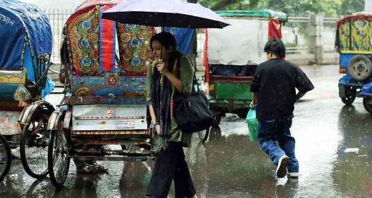 ঝুম বৃষ্টিতে ভিজলো রাজধানী
