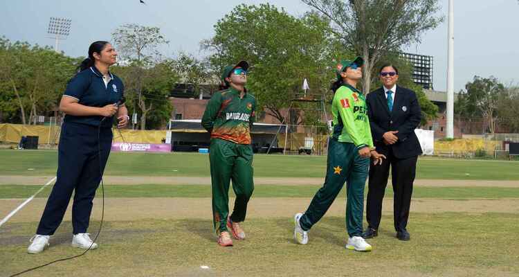 বাঁচা-মরার ম্যাচে ব্যাটিংয়ে বাংলাদেশ