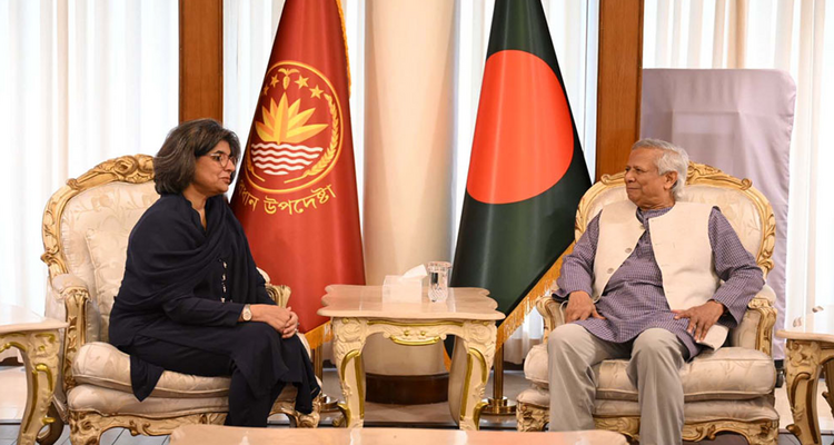 পাকিস্তানের সঙ্গে সম্পর্ক জোরদারের আহ্বান প্রধান উপদেষ্টার
