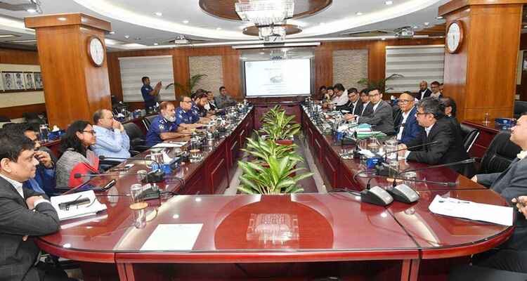 বিদেশি বিনিয়োগকারীদের হটলাইনে জরুরি সেবা দেবে পুলিশ