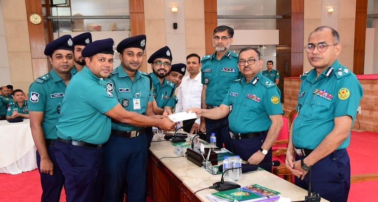 ডিএমপিতে মার্চ মাসে সেরা হলেন যারা