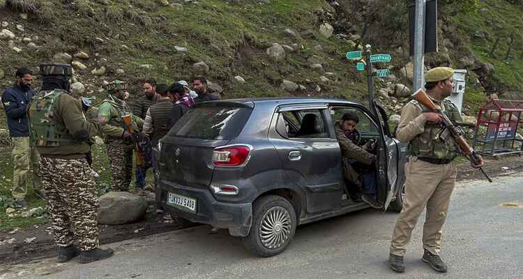 কাশ্মীরে ‘জঙ্গি’ হামলায় পর্যটকসহ নিহত ২৬