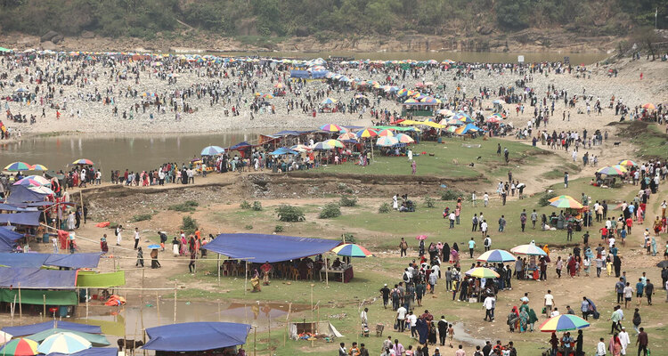 ঈদ আনন্দে পর্যটন কেন্দ্রে জমেছে লাখো ভ্রমণকারী