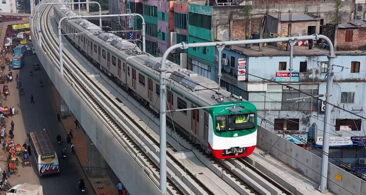 মেট্রোরেল চলাচল বন্ধ