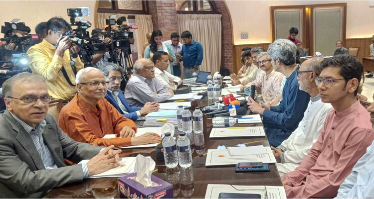 জনসাধারণের ঐক্যবদ্ধ প্রচেষ্টায় ফ্যাসিবাদী শাসক পালাতে বাধ্য হয়েছে