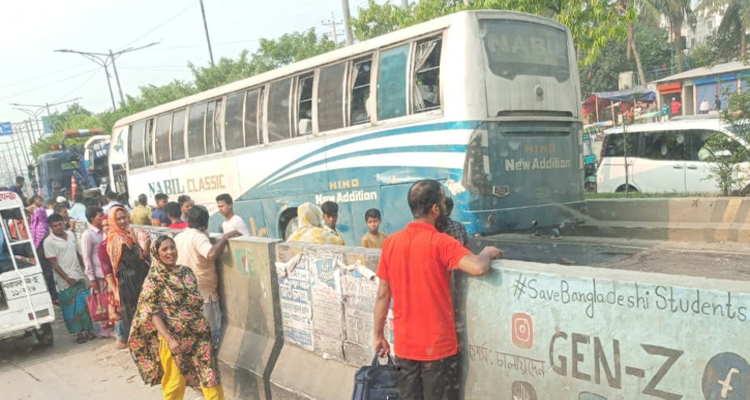 সাভারে সড়ক দুর্ঘটনায় নিহত ৩