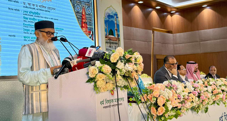 হজ ফ্লাইট উদ্বোধন করলেন ধর্ম উপদেষ্টা