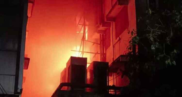 কলকাতায় হোটেলে ভয়াবহ অগ্নিকাণ্ড, নিহত ১৪