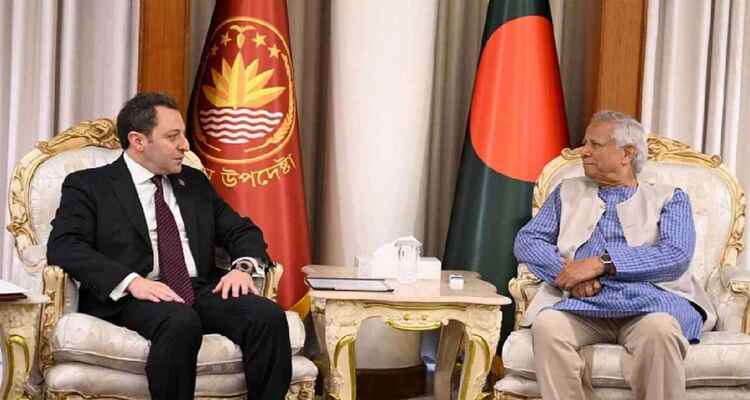 আজারবাইজানের সঙ্গে কানেক্টিভিটি বাড়াতে সম্মত প্রধান উপদেষ্টা