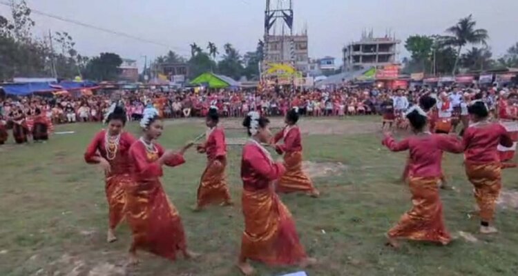 খাগড়াছড়িতে চলছে বৈসাবি মেলা